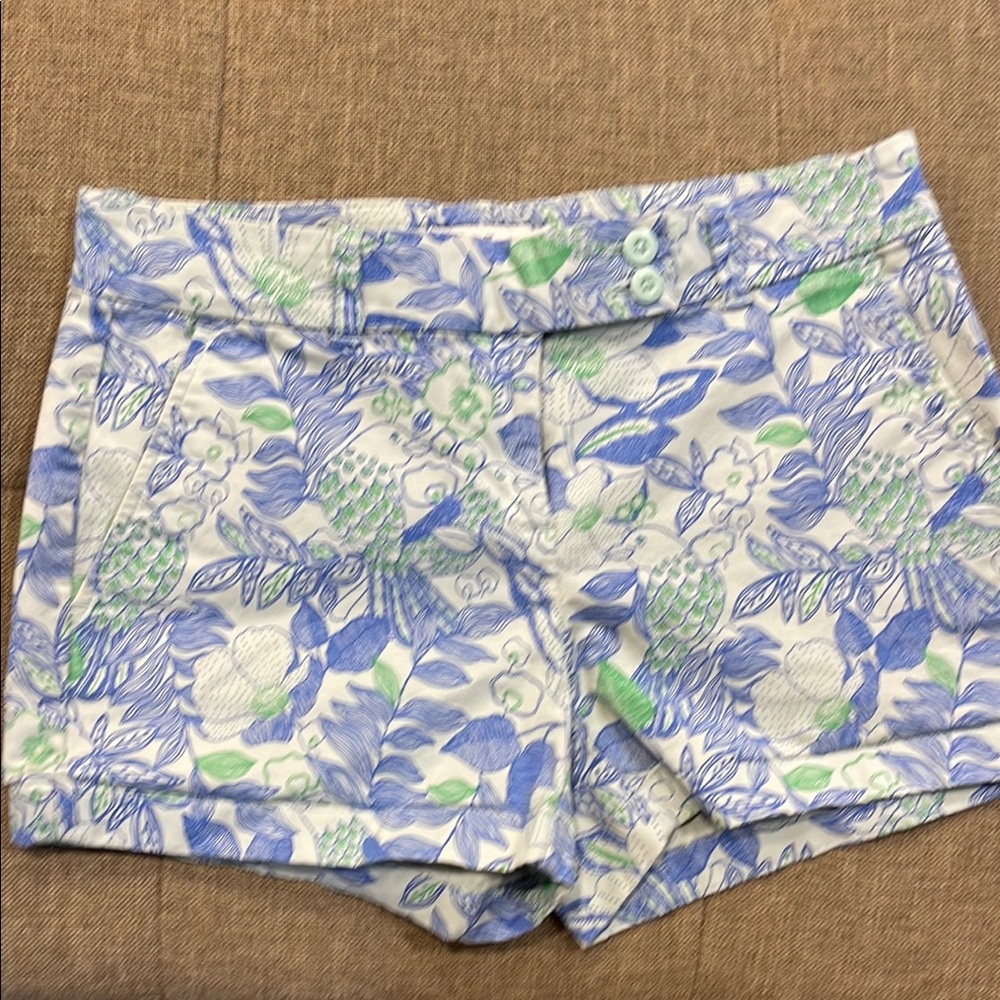 Vineyard Vines Blue and Green Patterned High Waist Shorts! Like new
